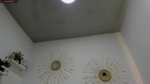 Miah Collins online show from February 22, 2025, 9:01 am