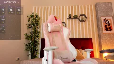 Snapshot of miah_connor chatting on February 10, 2025, 6:42 am Mia Connor online show from February 10, 2025, 6:42 am