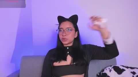 miah new independent model acount online show from December 1, 2025, 11:43 pm