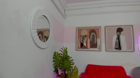 Mia Khalifa online show from October 27, 2025, 3:32 am