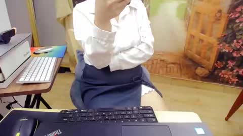 Snapshot of mialala205221 chatting on October 17, 2025, 3:25 pm Mia online show from October 17, 2025, 3:25 pm