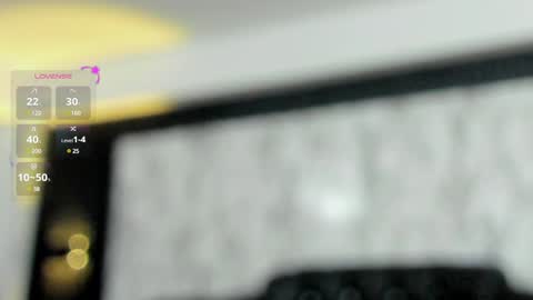 Snapshot of miamontoya chatting on January 22, 2025, 3:40 pm Mia   -5 7001400 Follow  online show from January 22, 2025, 3:40 pm