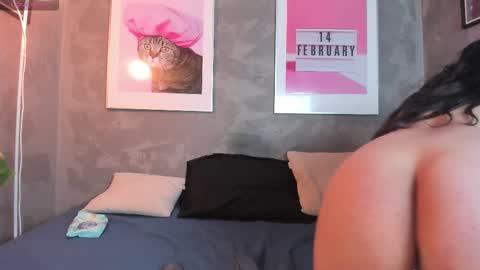 Snapshot of mianyxara_ chatting on November 24, 2025, 8:52 pm Mia online show from November 24, 2025, 8:52 pm