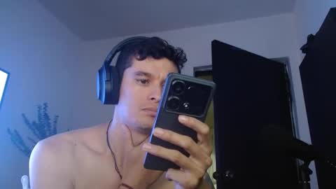 Snapshot of miaou_miaou chatting on December 3, 2024, 2:47 am miaou_miaou online show from December 3, 2024, 2:47 am