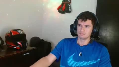 Snapshot of miaou_miaou chatting on October 17, 2025, 12:58 am miaou_miaou online show from October 17, 2025, 12:58 am