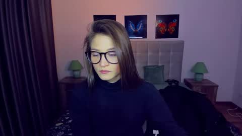 Mia online show from January 5, 2025, 9:25 pm