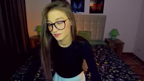 Mia online show from January 7, 2025, 7:06 pm