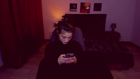 Mia online show from January 25, 2025, 9:35 pm