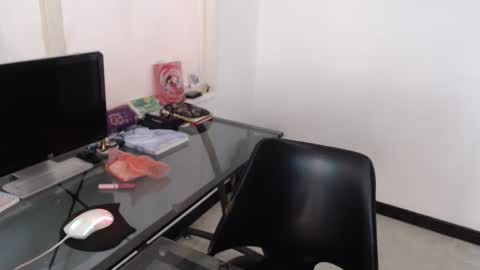 Snapshot of miapeyton chatting on December 7, 2024, 2:24 pm Mia Peyton   online show from December 7, 2024, 2:24 pm