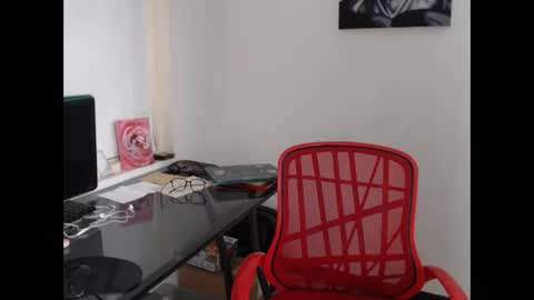 Snapshot of miapeyton chatting on October 28, 2025, 4:20 pm Mia Peyton   online show from October 28, 2025, 4:20 pm