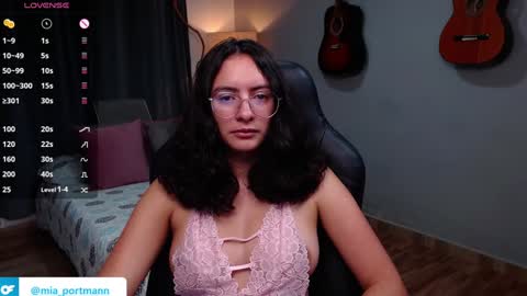 MIAPORTMANN online show from December 18, 2024, 9:14 am