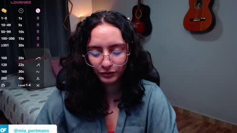 MIAPORTMANN online show from January 9, 2025, 12:19 pm