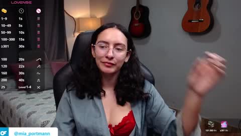 MIAPORTMANN online show from January 24, 2025, 3:13 pm