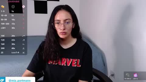 MIAPORTMANN online show from October 26, 2025, 3:07 pm