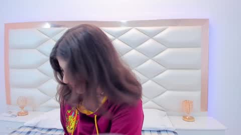 Snapshot of miaqueen021 chatting on January 13, 2025, 12:24 pm Sweetie Mia online show from January 13, 2025, 12:24 pm