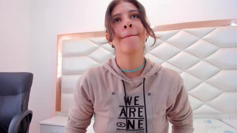 Sweetie Mia online show from January 29, 2025, 3:15 pm