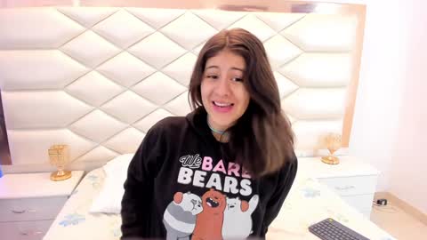 Snapshot of miaqueen021 chatting on January 30, 2025, 12:16 pm Sweetie Mia online show from January 30, 2025, 12:16 pm