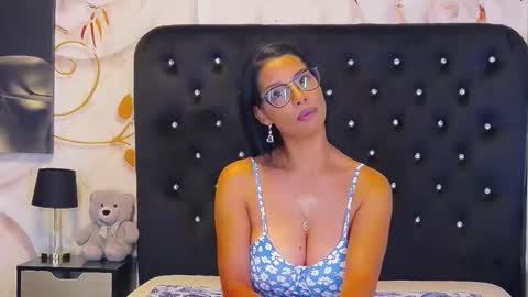 Snapshot of miaryder29 chatting on October 3, 2025, 12:02 pm Mia online show from October 3, 2025, 12:02 pm