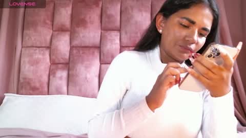 miasaandovaal 22 online show from February 1, 2025, 8:05 pm