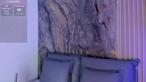 miascott5 online show from September 19, 2025, 3:08 am