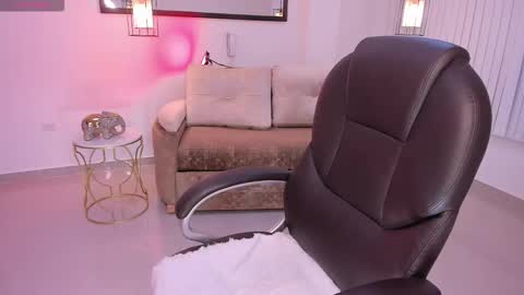 Mia Vegas online show from December 2, 2025, 3:45 am