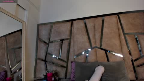 Snapshot of miavillalobos_ chatting on December 31, 2024, 5:22 am Mia Villalobos online show from December 31, 2024, 5:22 am