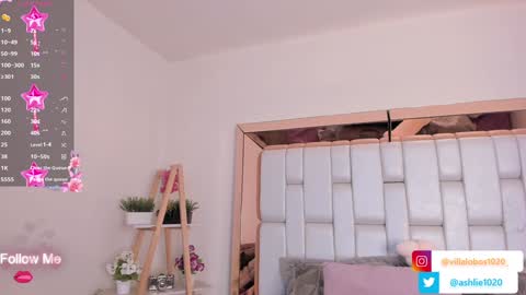 Snapshot of miavillalobos_ chatting on January 8, 2025, 6:52 pm Mia Villalobos online show from January 8, 2025, 6:52 pm