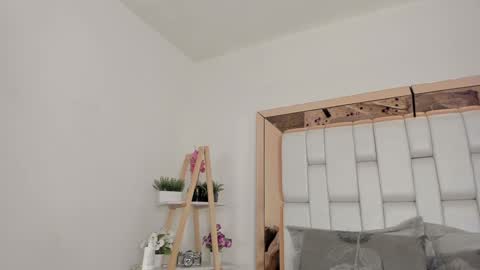 Snapshot of miavillalobos_ chatting on January 15, 2025, 9:45 am Mia Villalobos online show from January 15, 2025, 9:45 am