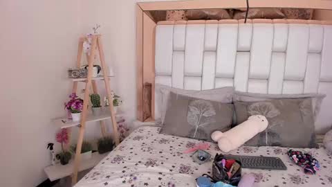 Snapshot of miavillalobos_ chatting on February 11, 2025, 6:22 pm Mia Villalobos online show from February 11, 2025, 6:22 pm