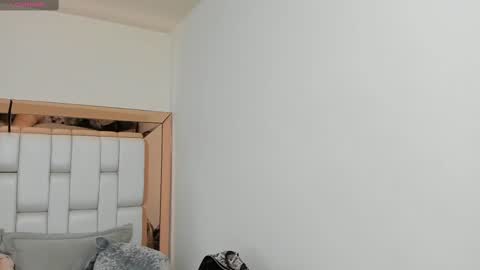 Snapshot of miavillalobos_ chatting on March 1, 2025, 12:45 pm Mia Villalobos online show from March 1, 2025, 12:45 pm