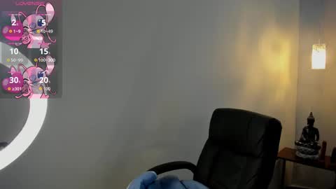 Snapshot of miavillalobos_ chatting on October 2, 2025, 12:01 pm Mia Villalobos online show from October 2, 2025, 12:01 pm