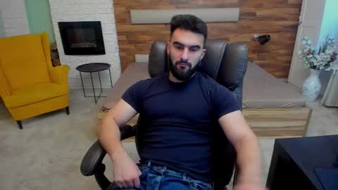 Snapshot of micahlane chatting on November 12, 2025, 5:52 am MicahLane online show from November 12, 2025, 5:52 am