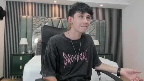 Michael online show from October 30, 2025, 8:20 pm