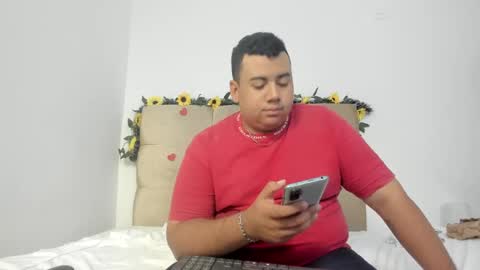 Snapshot of michael_and_sharon chatting on February 27, 2025, 4:41 am Micky and Sharon online show from February 27, 2025, 4:41 am