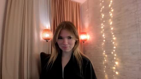 Snapshot of michaelafoxx chatting on November 10, 2025, 11:53 am MichaelaFoxx online show from November 10, 2025, 11:53 am