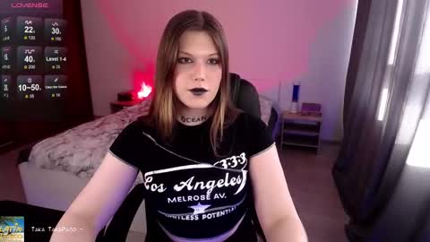Snapshot of micheledoll chatting on February 27, 2025, 1:17 pm MicheleDoll online show from February 27, 2025, 1:17 pm