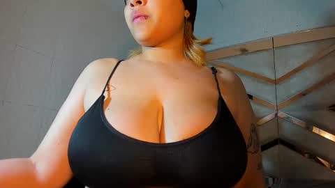 Snapshot of michell_rs chatting on October 18, 2025, 7:20 am michell_rs online show from October 18, 2025, 7:20 am