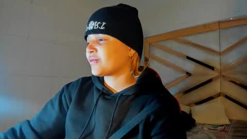 Snapshot of michell_rs chatting on October 20, 2025, 5:19 am michell_rs online show from October 20, 2025, 5:19 am