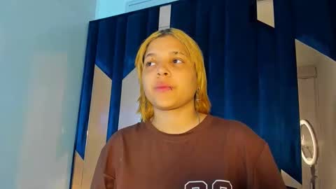 Snapshot of michell_rs chatting on November 3, 2025, 6:03 am michell_rs online show from November 3, 2025, 6:03 am