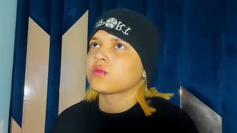 Snapshot of michell_rs chatting on November 13, 2025, 3:16 am michell_rs online show from November 13, 2025, 3:16 am