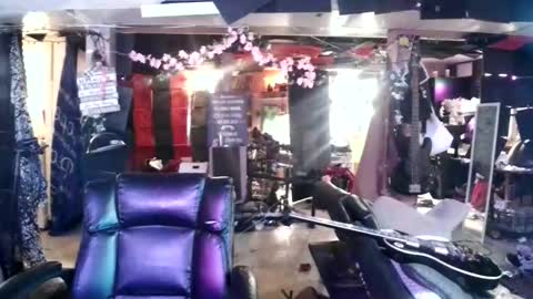 michelle_flowers online show from November 21, 2025, 4:44 am