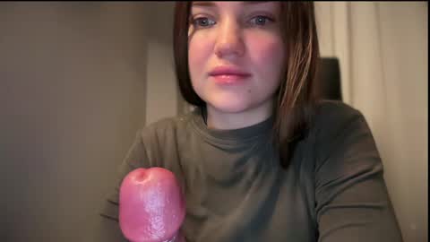 Snapshot of michelle_mir chatting on February 20, 2025, 3:41 pm Michelle online show from February 20, 2025, 3:41 pm
