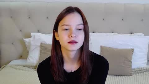 Snapshot of michelle_roux chatting on November 7, 2025, 1:22 pm Michelle online show from November 7, 2025, 1:22 pm