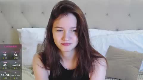 Snapshot of michelle_roux chatting on November 10, 2025, 1:21 pm Michelle online show from November 10, 2025, 1:21 pm