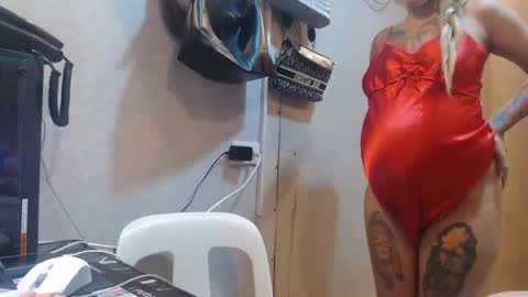 michelle_ux online show from October 6, 2025, 7:50 am