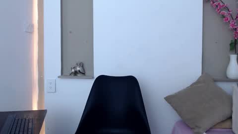 Michelle online show from November 11, 2025, 1:22 pm