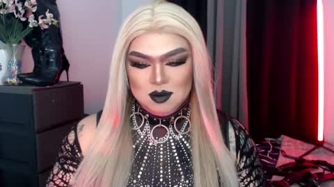 Snapshot of michellevixen921 chatting on October 28, 2025, 5:37 pm Michelle online show from October 28, 2025, 5:37 pm