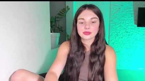 Snapshot of michelliibeautiful chatting on October 3, 2025, 3:53 pm Michellee online show from October 3, 2025, 3:53 pm