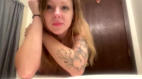 Snapshot of michiheartaaron503780 chatting on November 4, 2025, 1:10 pm michiheartaaron503780 online show from November 4, 2025, 1:10 pm