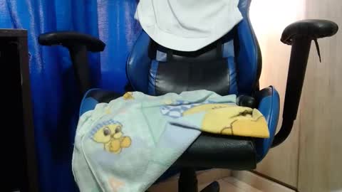 Snapshot of miculohot chatting on February 28, 2025, 10:28 pm vanesa sexy online show from February 28, 2025, 10:28 pm